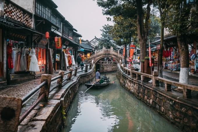 精酿啤酒的原料:天然成分与人工添加物的考量